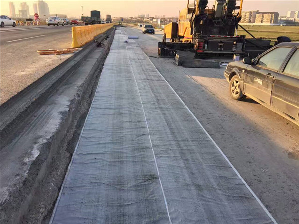 临汾市公路防裂贴厂家销售/欢迎来电