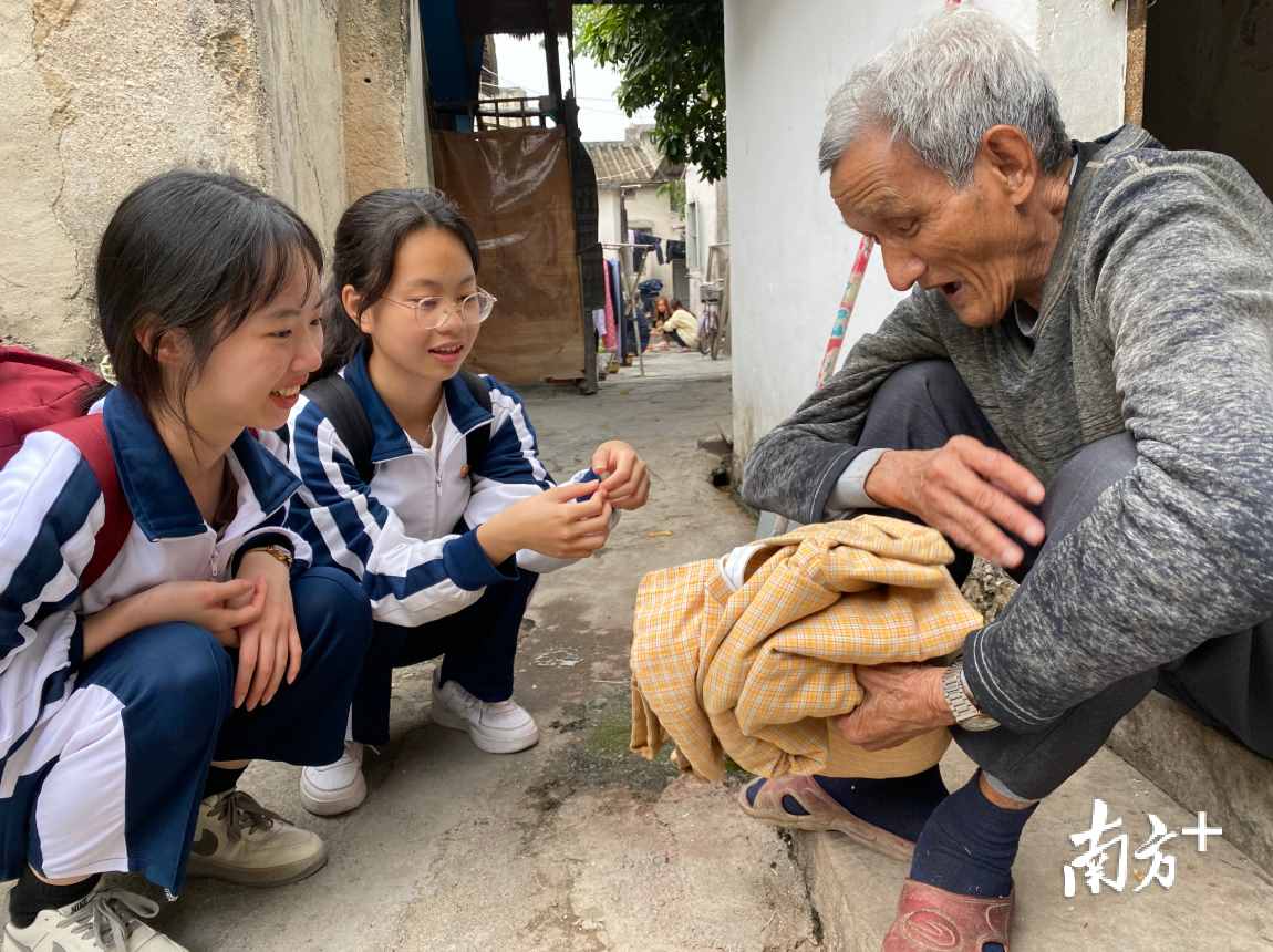 一场持续十三年的爱心接力